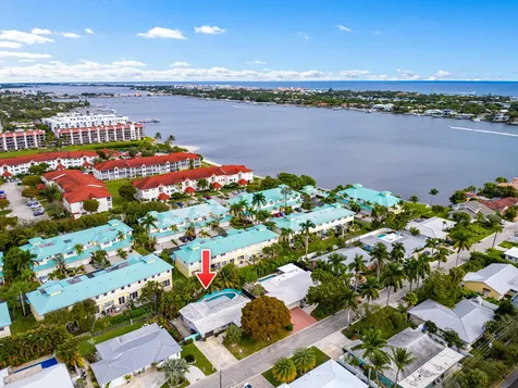 113 Park Lane Hypoluxo FL 33462