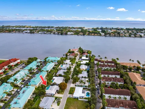 113 Park Lane Hypoluxo FL 33462