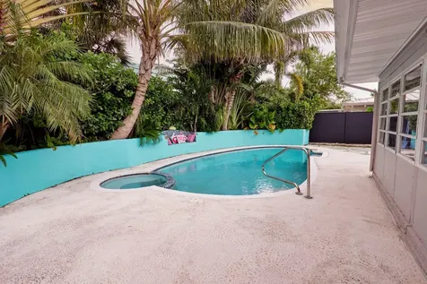 113 Park Lane Hypoluxo FL 33462