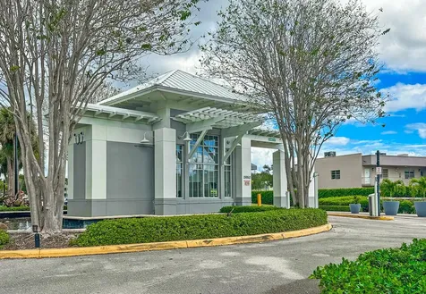 864 Normandy R Delray Beach FL 33484