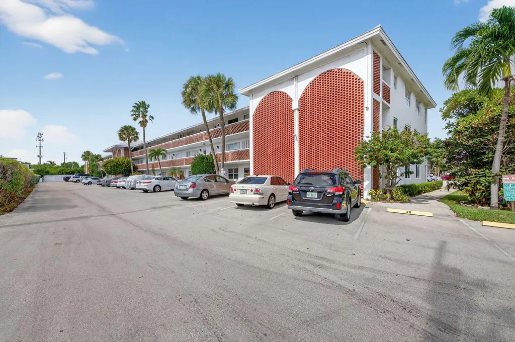 2050 Ne 39th Street Lighthouse Point FL 33064