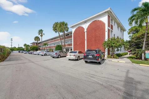 2050 Ne 39th Street Lighthouse Point FL 33064