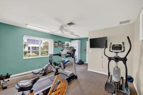 2050 Ne 39th Street Lighthouse Point FL 33064