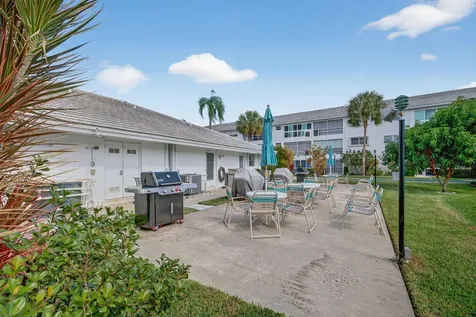 2050 Ne 39th Street Lighthouse Point FL 33064