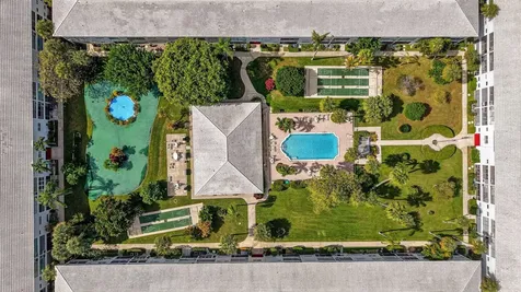 2050 Ne 39th Street Lighthouse Point FL 33064