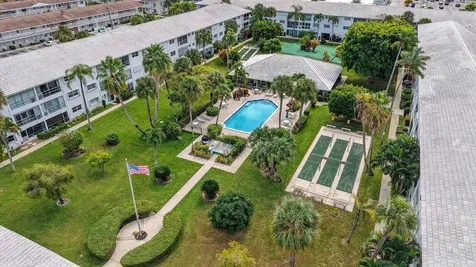 2050 Ne 39th Street Lighthouse Point FL 33064