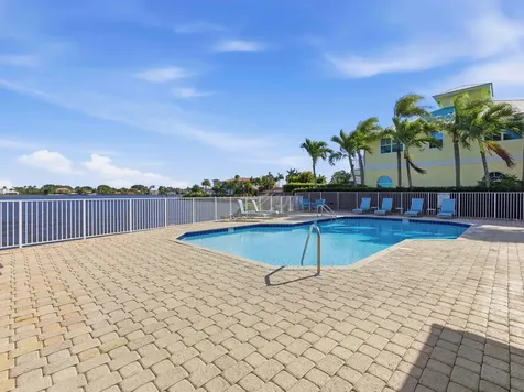 125 Barefoot Cove Hypoluxo FL 33462