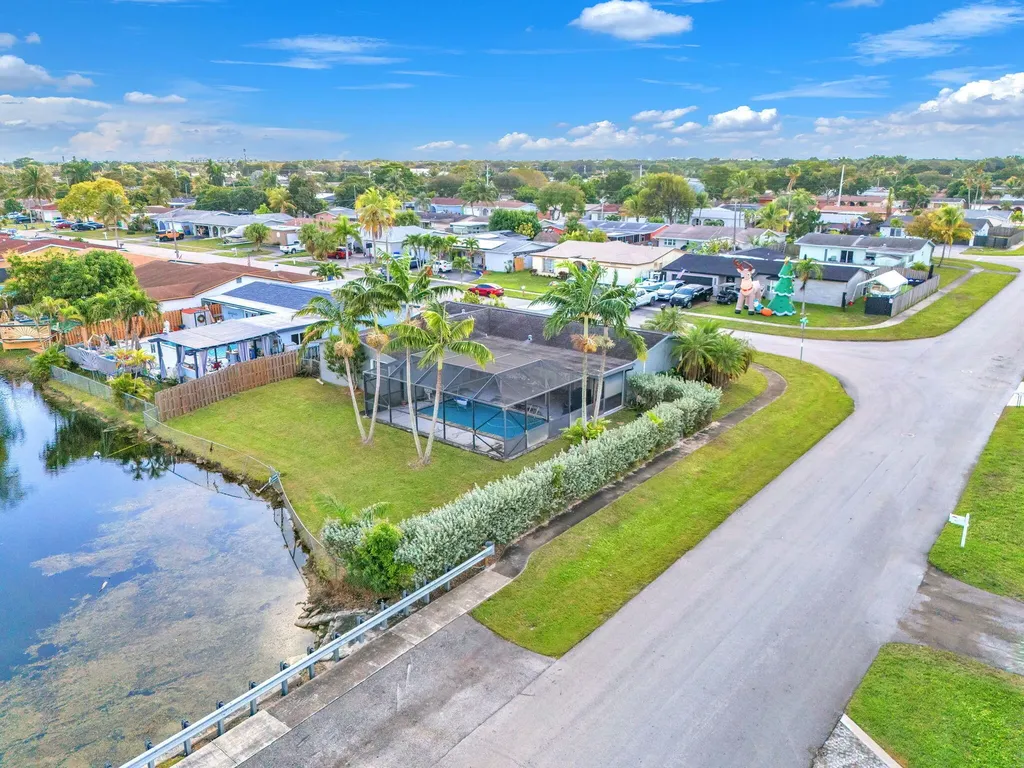 9371 Nw 24th Court Sunrise FL 33322