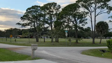 522 Nw La Brea Avenue Port Saint Lucie FL 34983