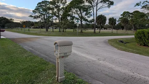 522 Nw La Brea Avenue Port Saint Lucie FL 34983