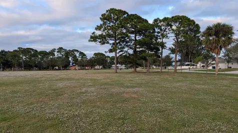 522 Nw La Brea Avenue Port Saint Lucie FL 34983