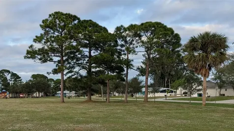 522 Nw La Brea Avenue Port Saint Lucie FL 34983