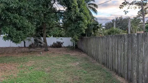 522 Nw La Brea Avenue Port Saint Lucie FL 34983