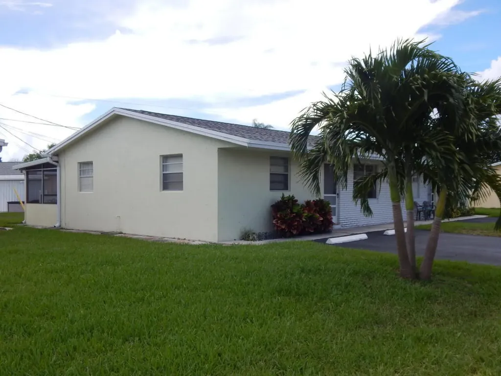 2847 Duke Lane Delray Beach FL 33445