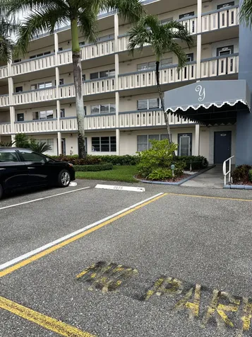 4032 Yarmouth B Boca Raton FL 33434