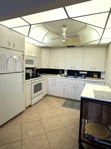 4032 Yarmouth B Boca Raton FL 33434