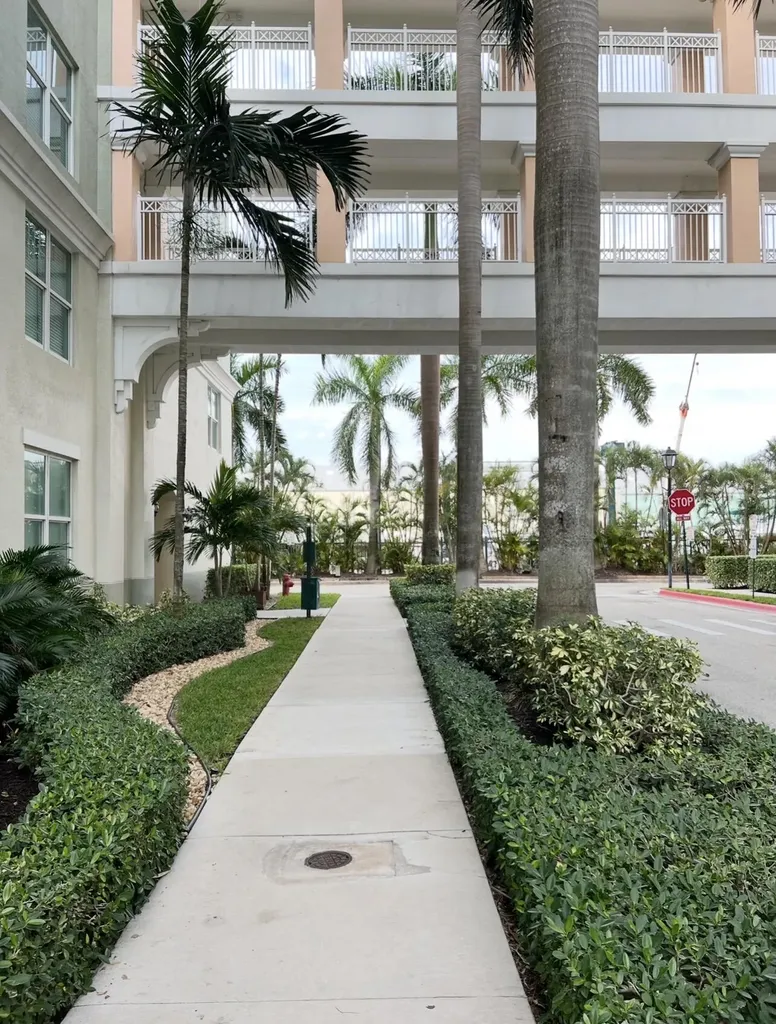 806 E Windward Way Lantana FL 33462