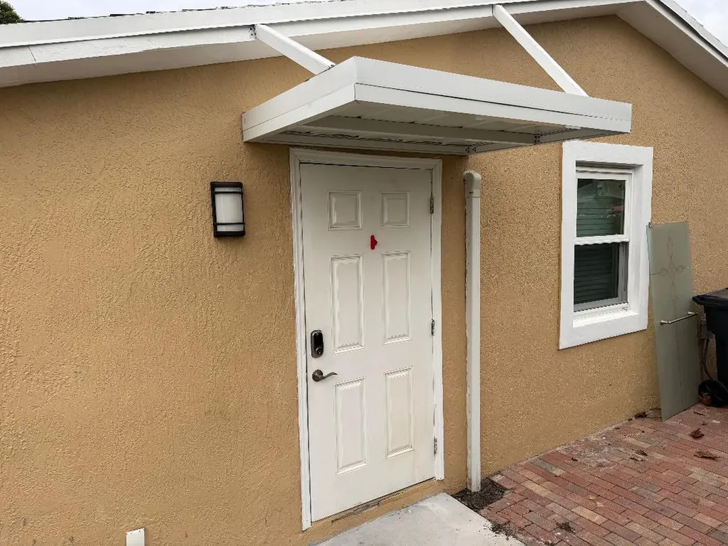 816 Greenbriar Drive Lake Park FL 33403