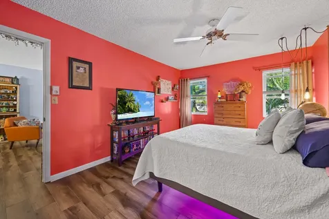 860 Se 6th Avenue Deerfield Beach FL 33441