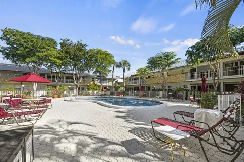 860 Se 6th Avenue Deerfield Beach FL 33441