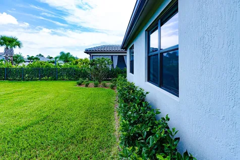 519 Se Villandry Way Port Saint Lucie FL 34984