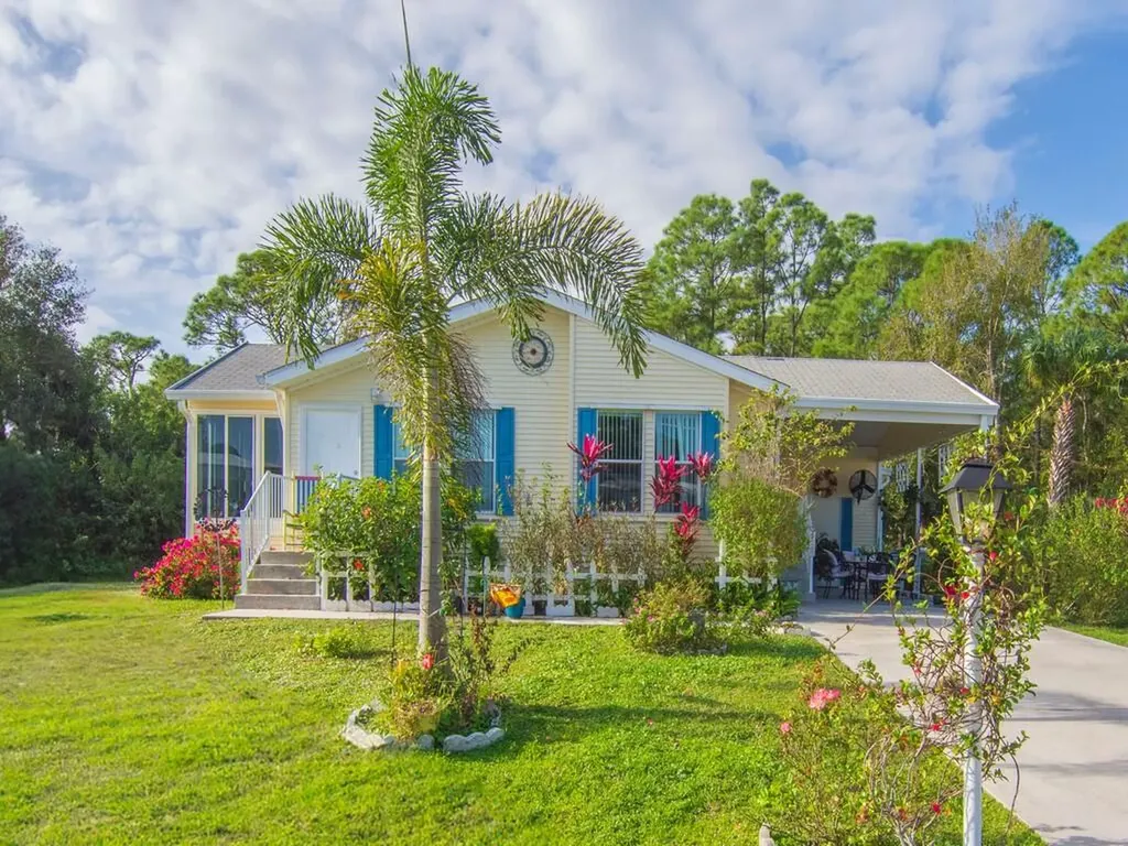 1148 Friendship Drive Vero Beach FL 32966