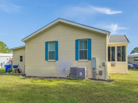 1148 Friendship Drive Vero Beach FL 32966