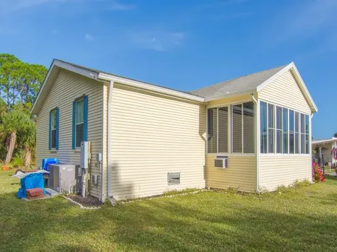 1148 Friendship Drive Vero Beach FL 32966