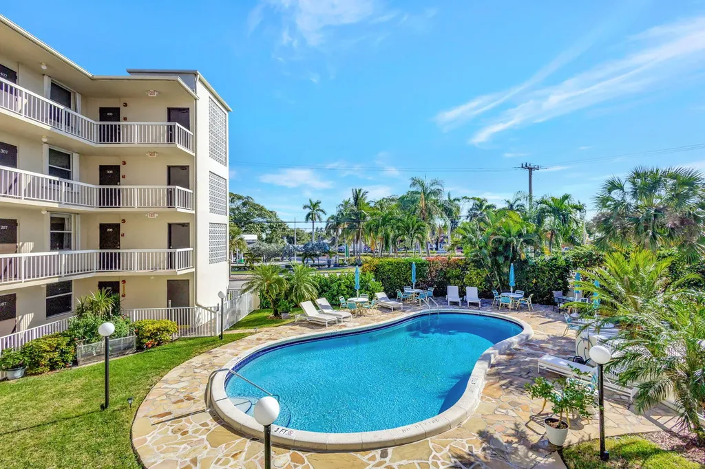1131 SE 4th Street Boynton Beach FL 33435