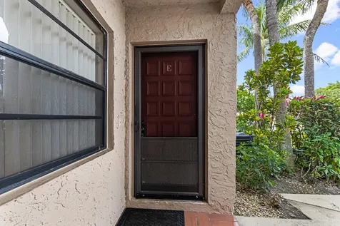 9270 Vista Del Lago Boca Raton FL 33428
