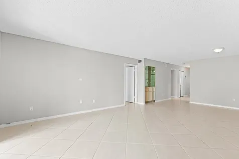 9270 Vista Del Lago Boca Raton FL 33428