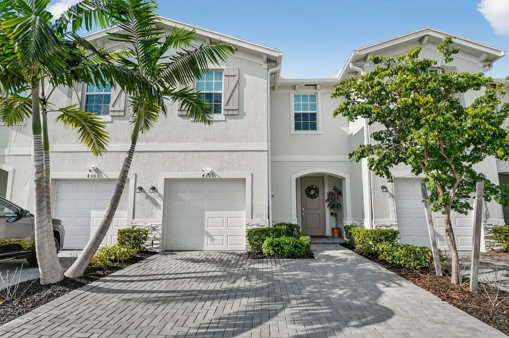 4301 Hammock Grove Drive Lake Worth FL 33467