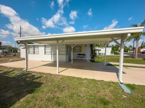11055 Se Federal Highway Hobe Sound FL 33455