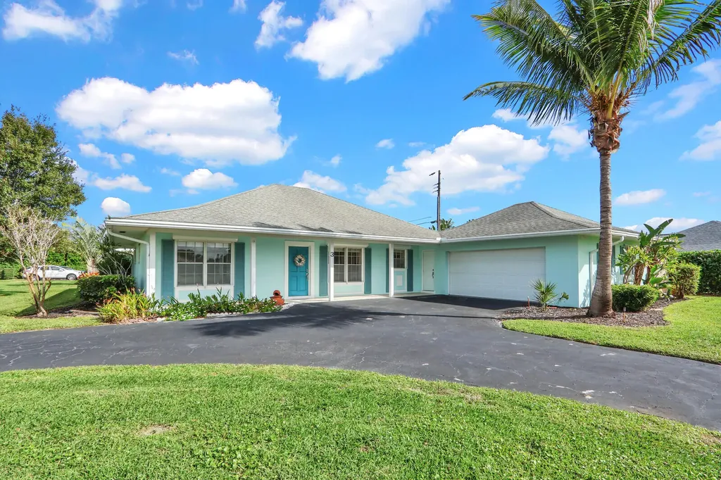 3 Se Paddock Circle Tequesta FL 33469