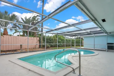3 Se Paddock Circle Tequesta FL 33469