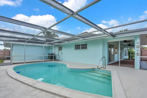 3 Se Paddock Circle Tequesta FL 33469