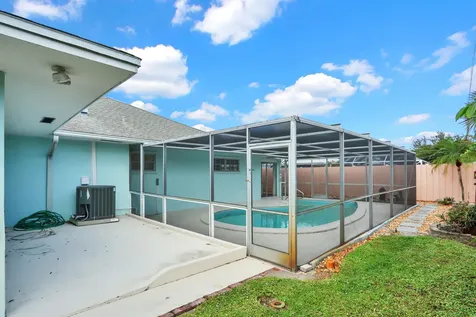 3 Se Paddock Circle Tequesta FL 33469