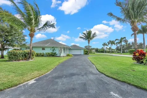 3 Se Paddock Circle Tequesta FL 33469