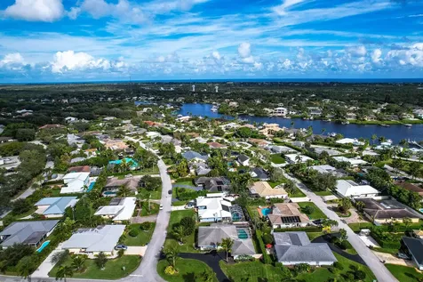 3 Se Paddock Circle Tequesta FL 33469