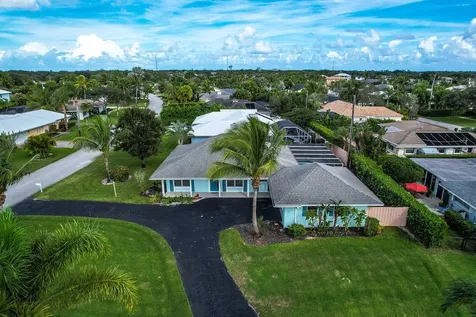 3 Se Paddock Circle Tequesta FL 33469