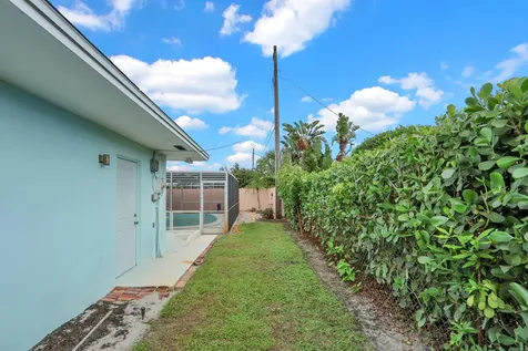 3 Se Paddock Circle Tequesta FL 33469