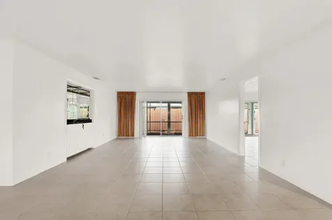 3 Se Paddock Circle Tequesta FL 33469