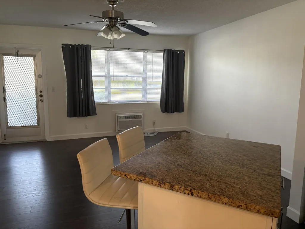 26 Kingswood B West Palm Beach FL 33417