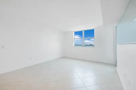 7501 E Treasure Drive North Bay Village FL 33141