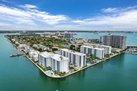 7501 E Treasure Drive North Bay Village FL 33141