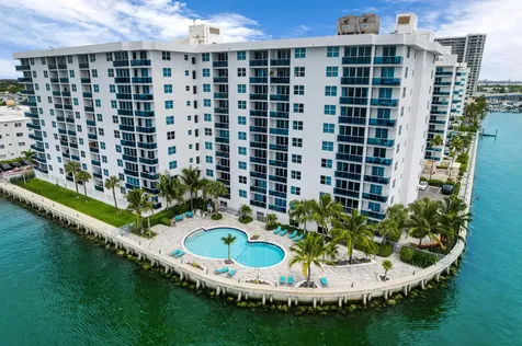 7501 E Treasure Drive North Bay Village FL 33141