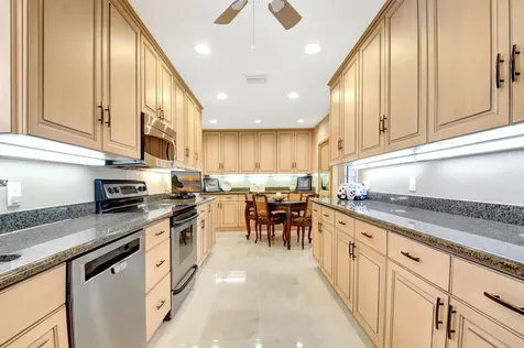 79 Hampshire Lane Boynton Beach FL 33436