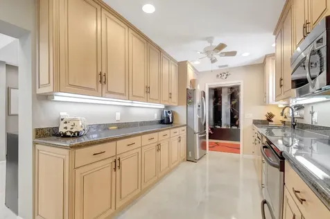 79 Hampshire Lane Boynton Beach FL 33436