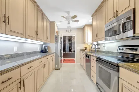 79 Hampshire Lane Boynton Beach FL 33436