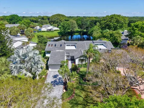 79 Hampshire Lane Boynton Beach FL 33436